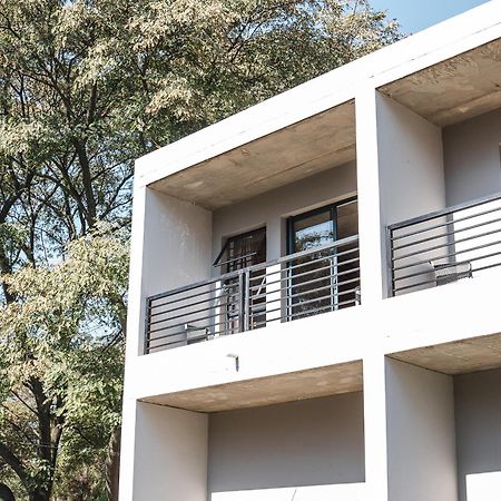 Hotel The Wild Peach - Menlyn à Pretoria-Noord Extérieur photo