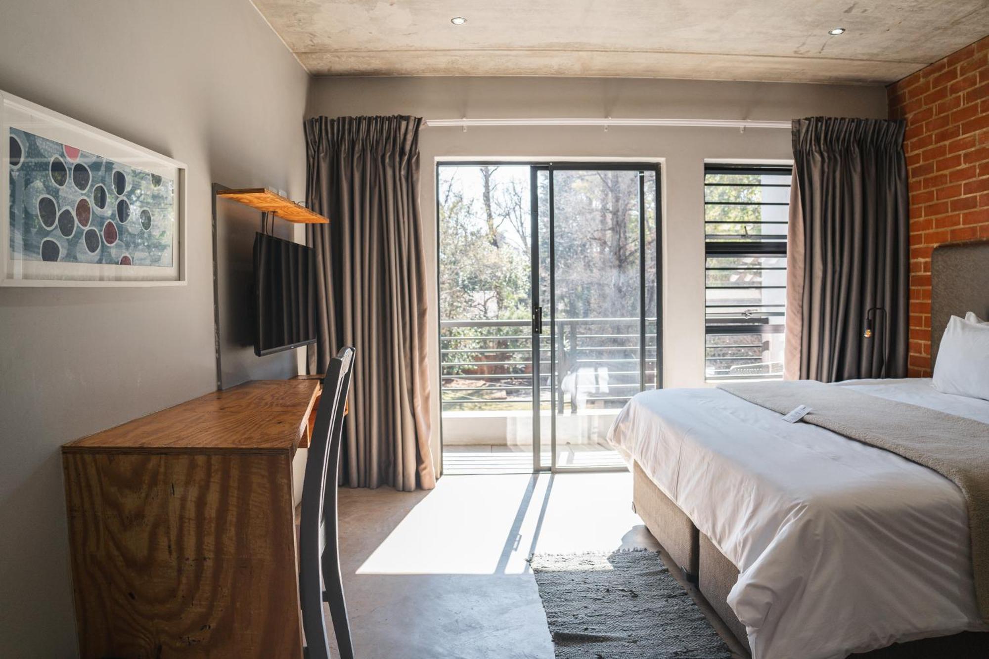 Hotel The Wild Peach - Menlyn à Pretoria-Noord Extérieur photo