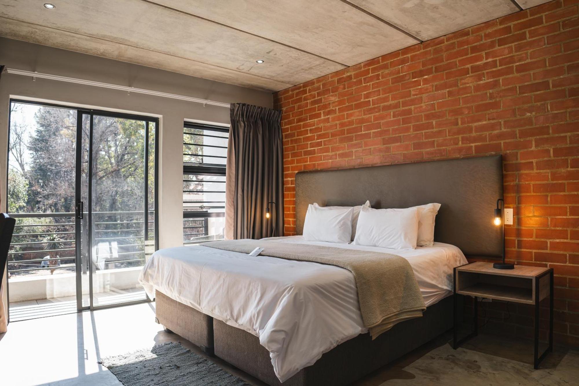 Hotel The Wild Peach - Menlyn à Pretoria-Noord Extérieur photo