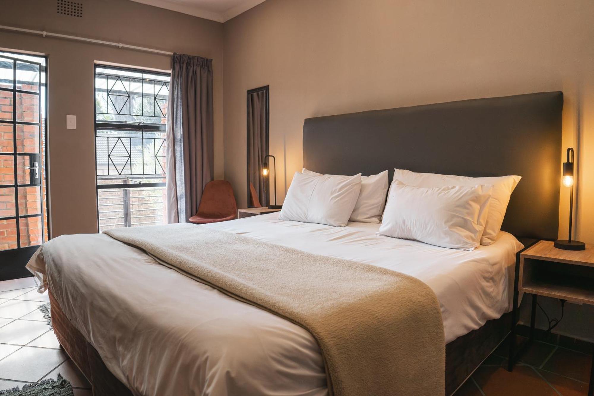 Hotel The Wild Peach - Menlyn à Pretoria-Noord Extérieur photo