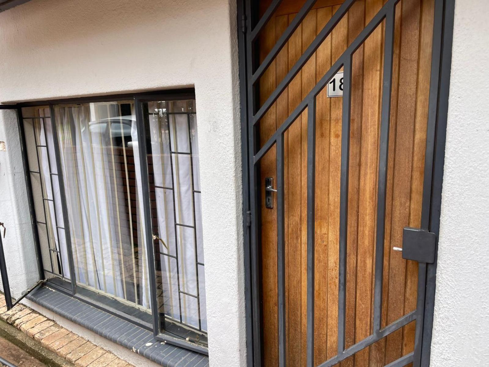 Hotel The Wild Peach - Menlyn à Pretoria-Noord Extérieur photo