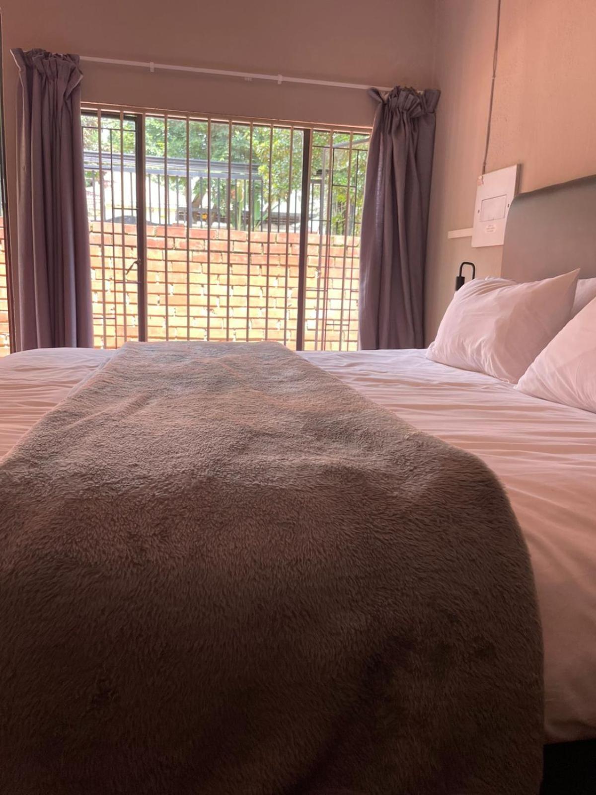 Hotel The Wild Peach - Menlyn à Pretoria-Noord Extérieur photo